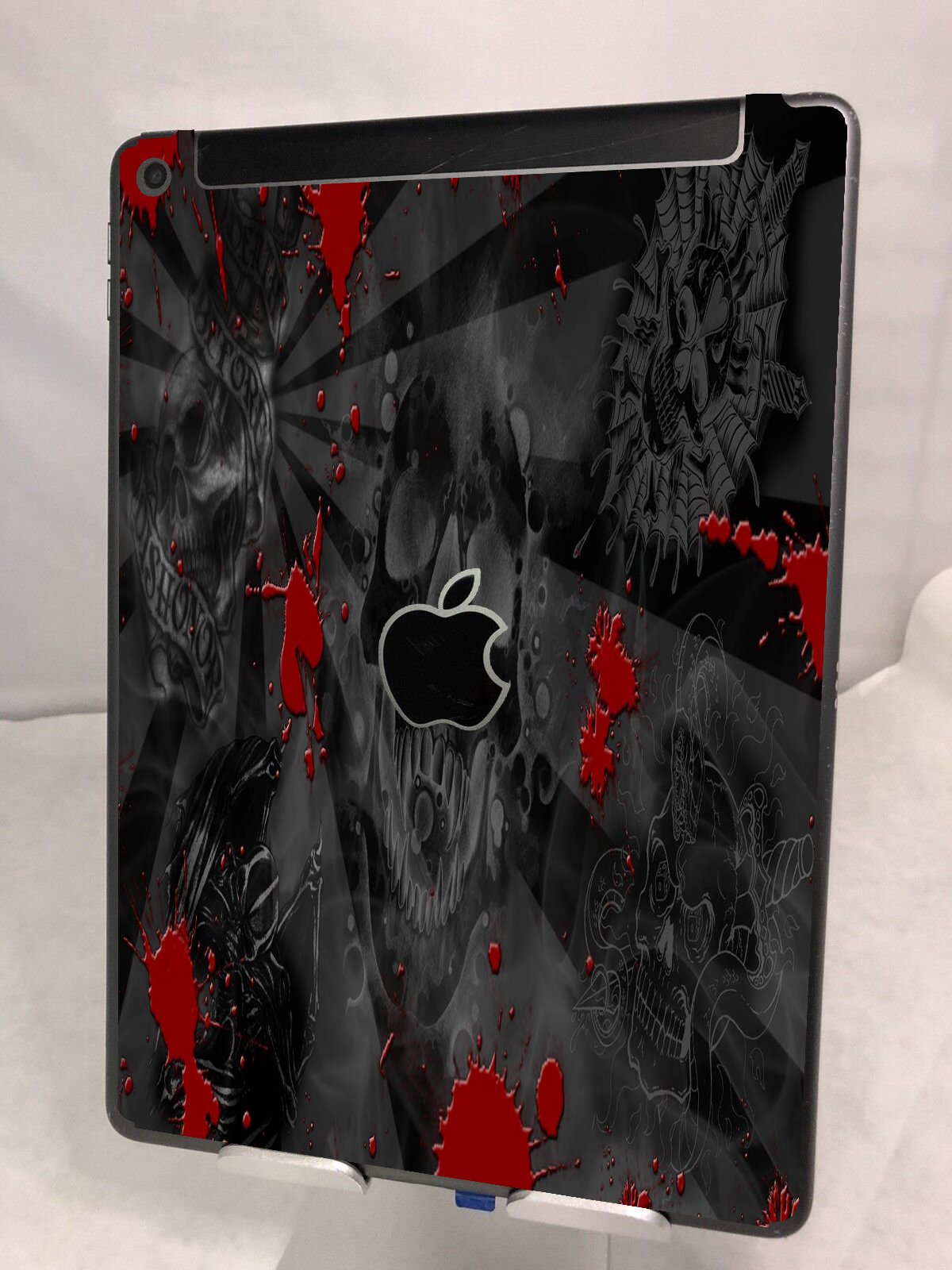 Apple iPad 8th Gen. (Wifi, Cell) A2428   BLACK SKULLS RED Laptop Skin